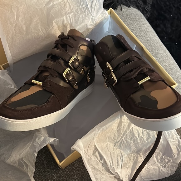 Michael Kors …army print ..high top sneakers… woman’s size 10 - Picture 2 of 6